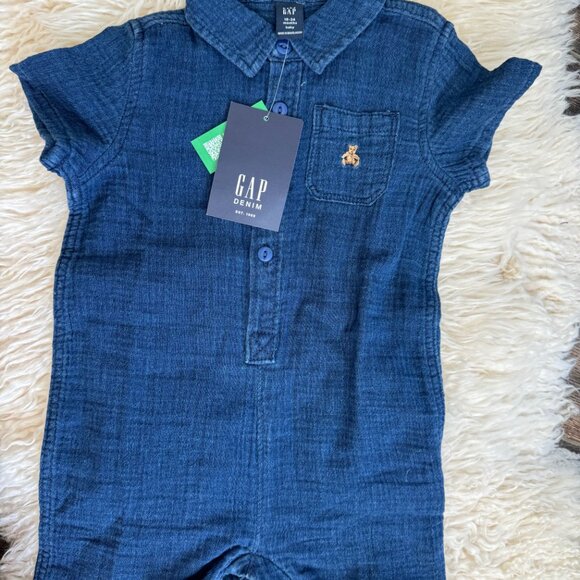 Baby Gap Gauze Button Down Pocket Romper in Denim Blue, Size 18-24 months - Picture 4 of 6